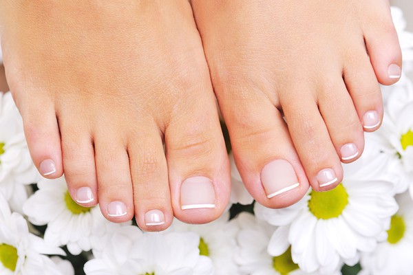 foot-problems-fungus-toenails-edmonton2 toes looking normal color with fungal treatment cold laser therapy